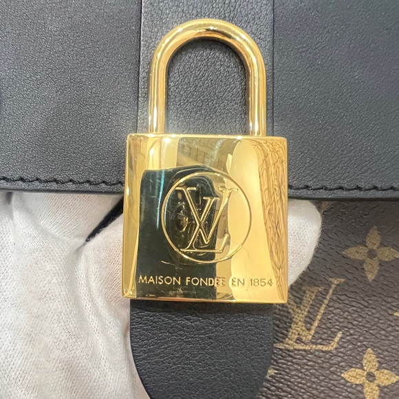 Louis Vuitton Lock BB Black - Picture 10 of 16